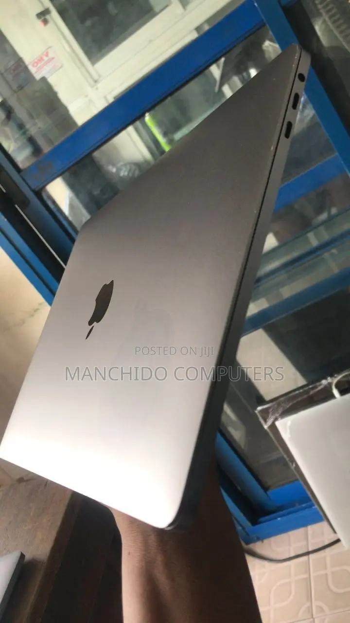 Laptop Apple MacBook Pro 2019 16GB Intel Core I7 SSD 512GB