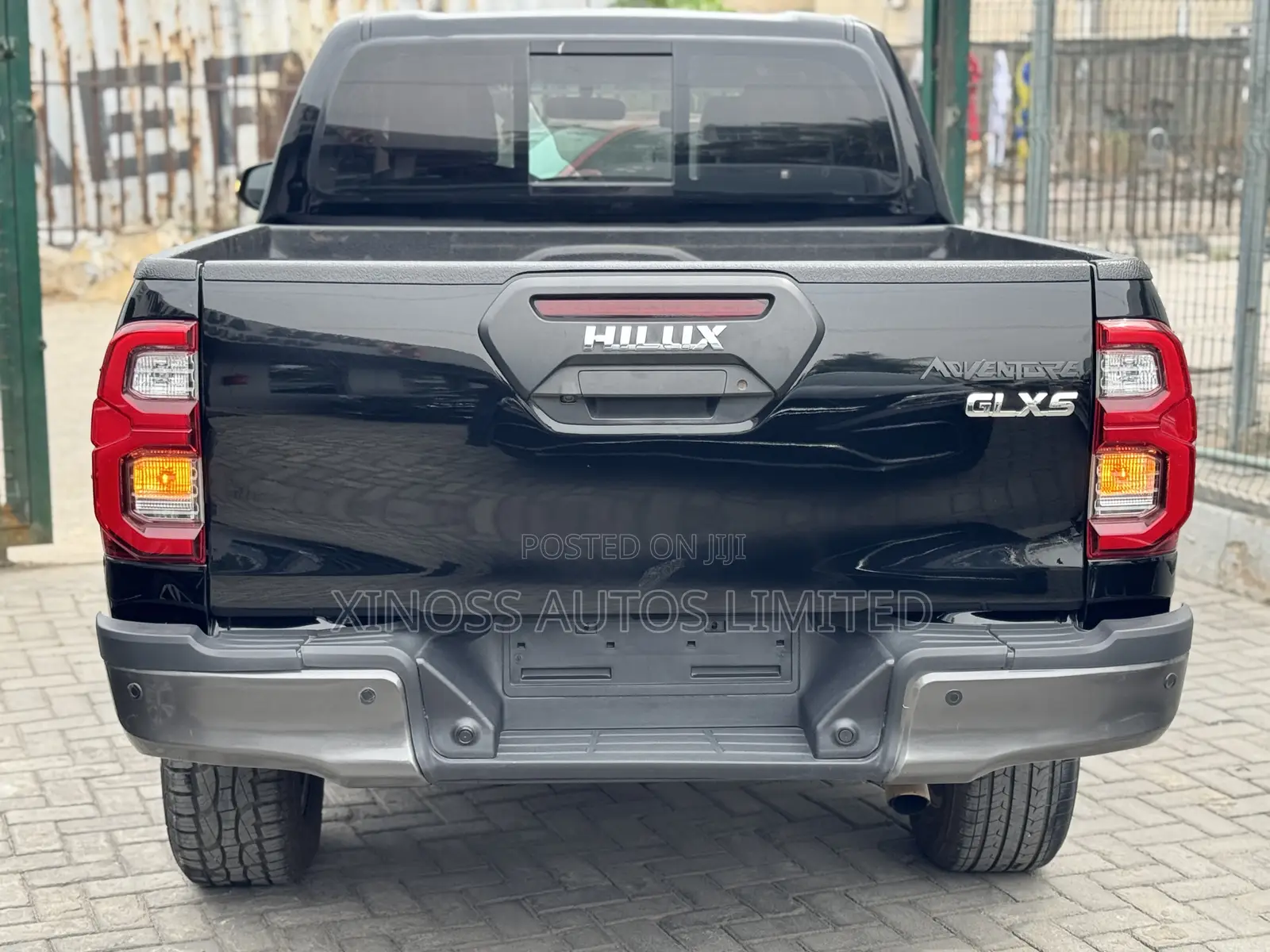 Toyota Hilux 2021 Black