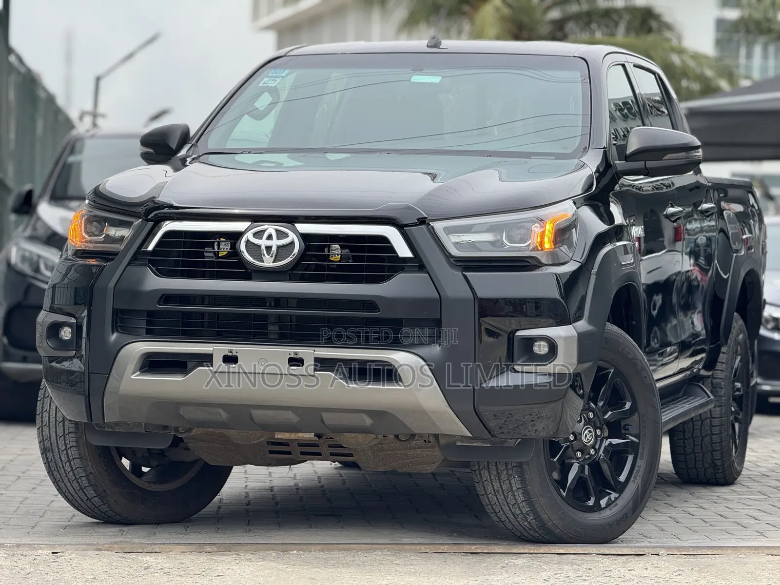 Toyota Hilux 2021 Black