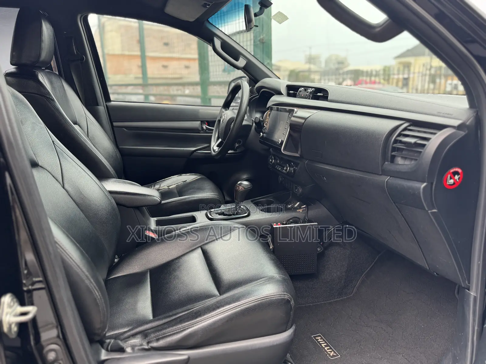 Toyota Hilux 2021 Black