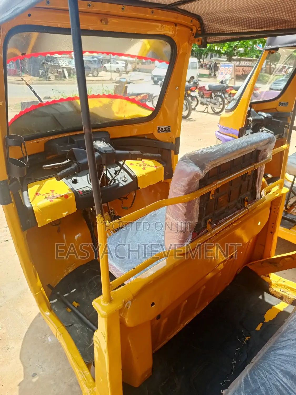 TVS King Deluxe Plus iTouch Start 2023 Yellow