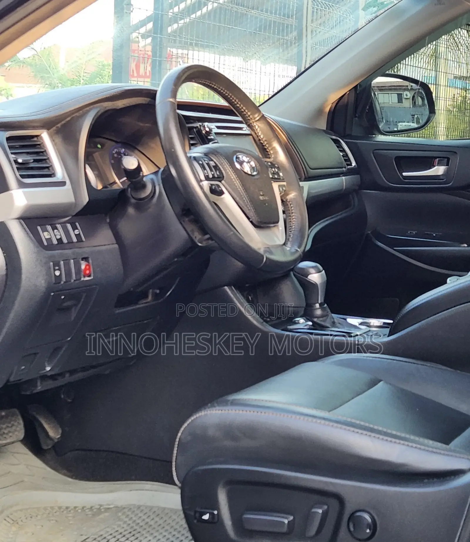 Toyota Highlander XLE 4x4 V6 (3.5L 6cyl 8A) 2018 Black