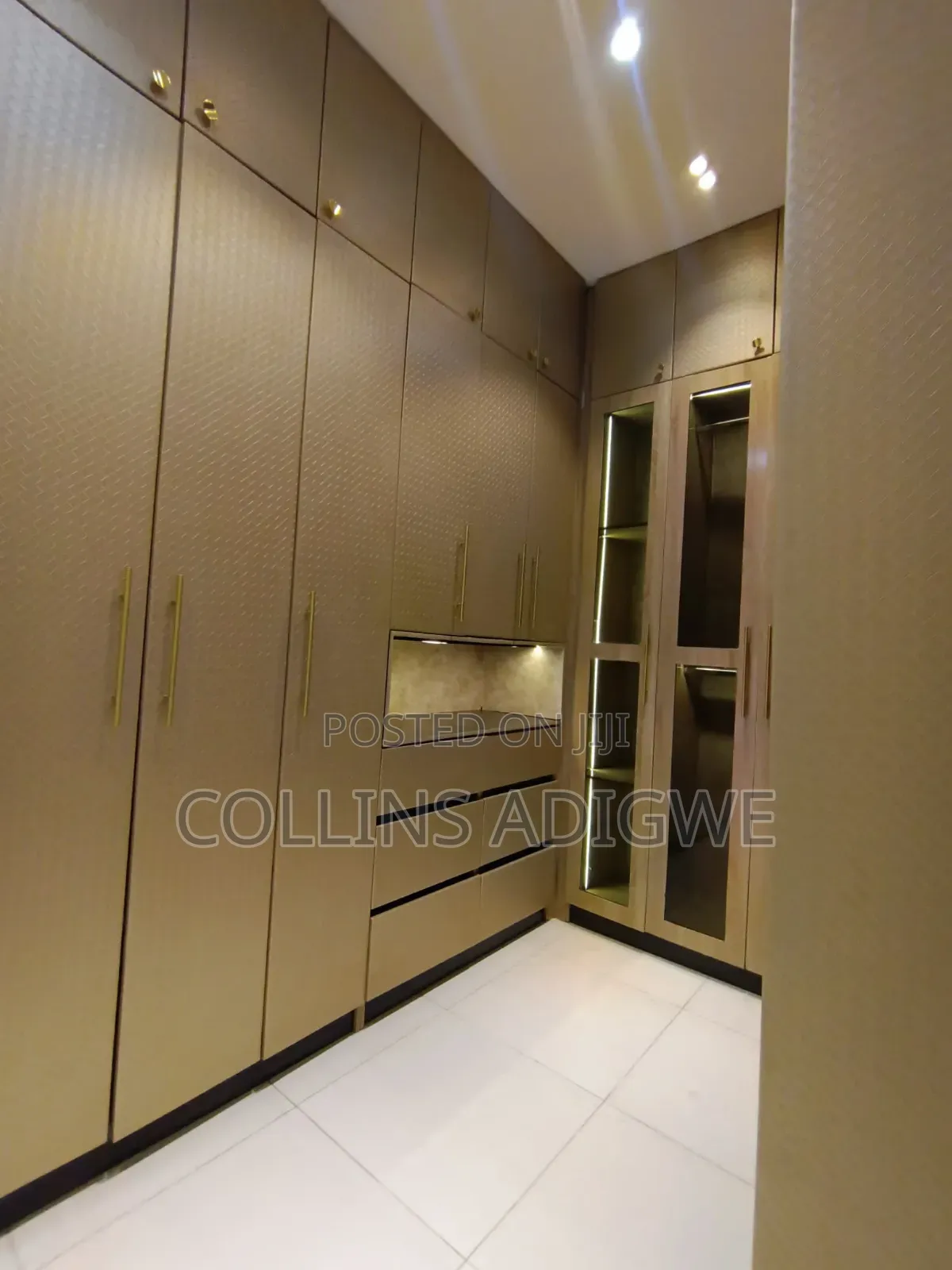 Furnished 5bdrm Duplex in Vgc Extension for sale