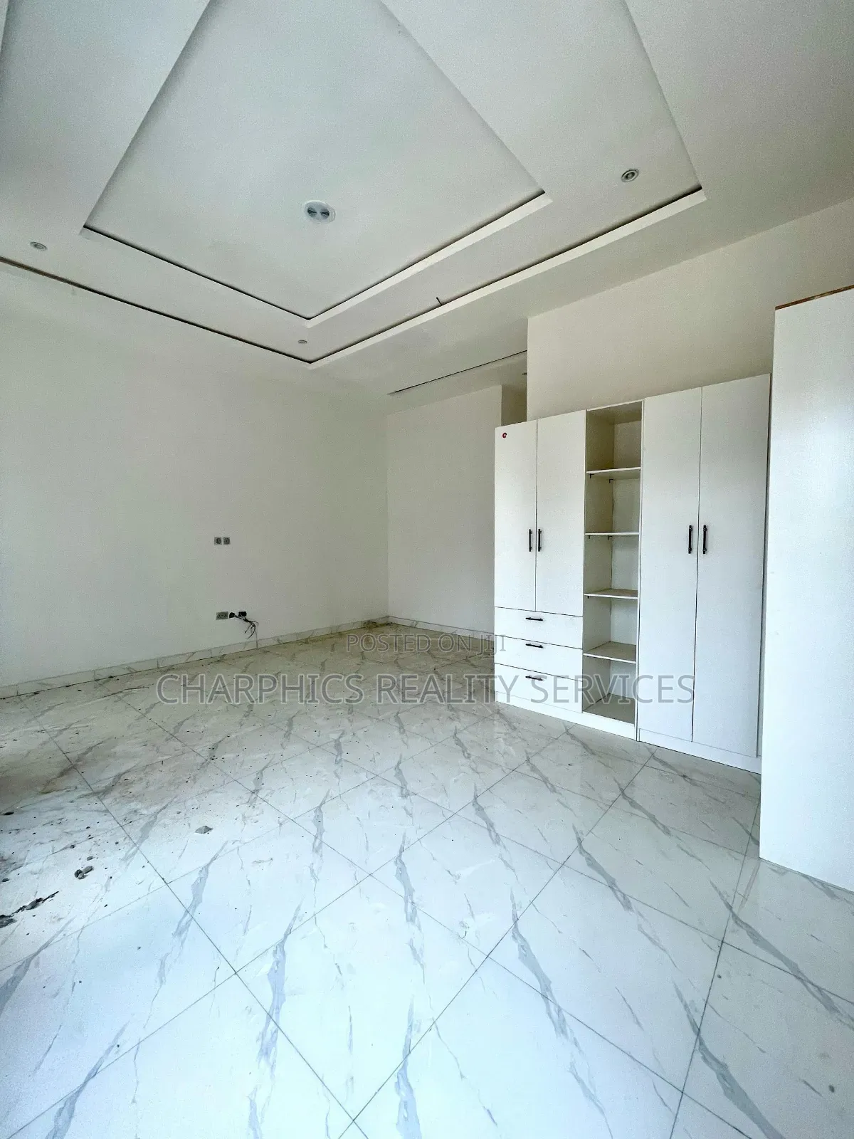 4bdrm Duplex in Ikota for sale