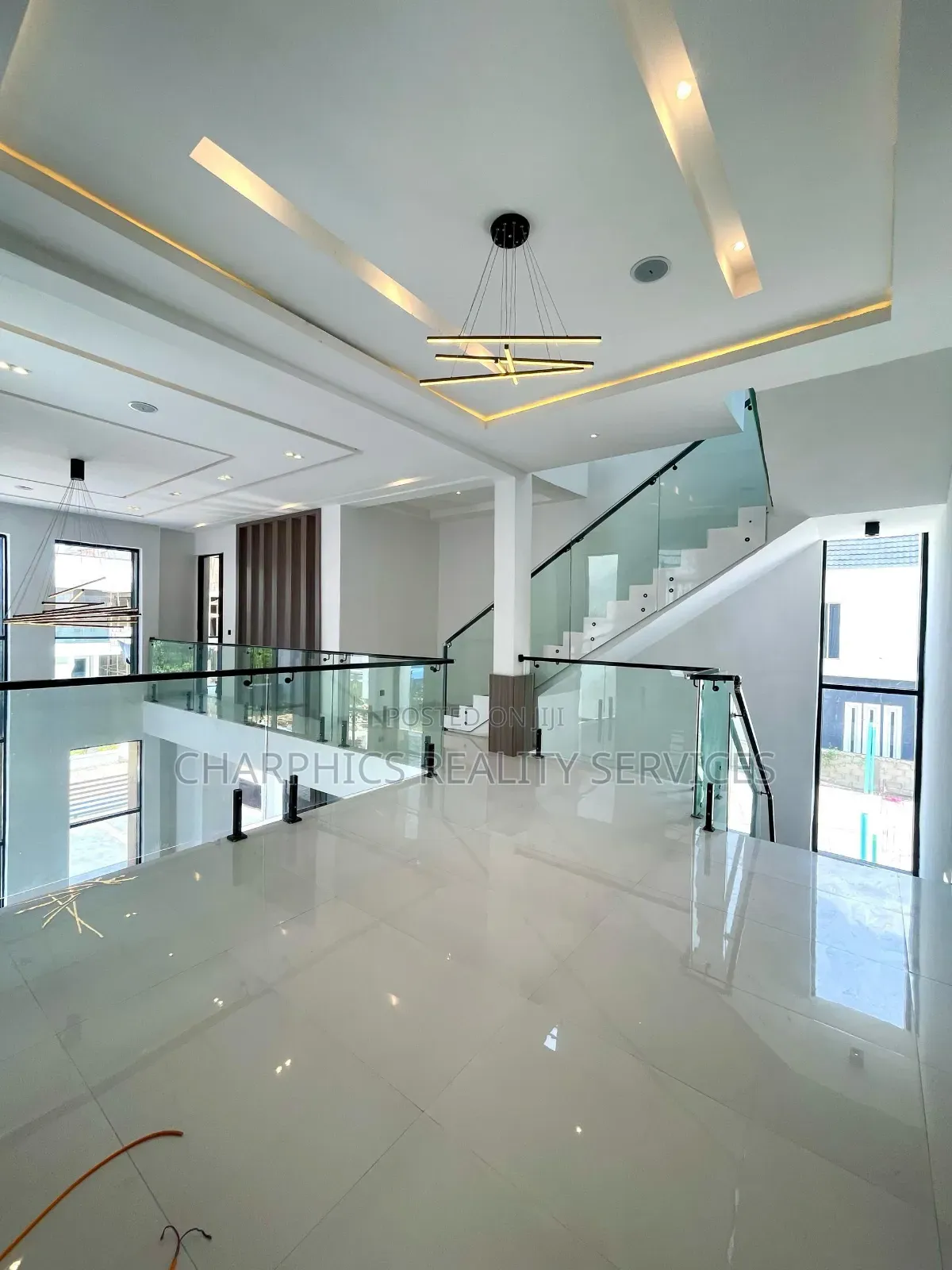 5bdrm Duplex in Lekki for sale