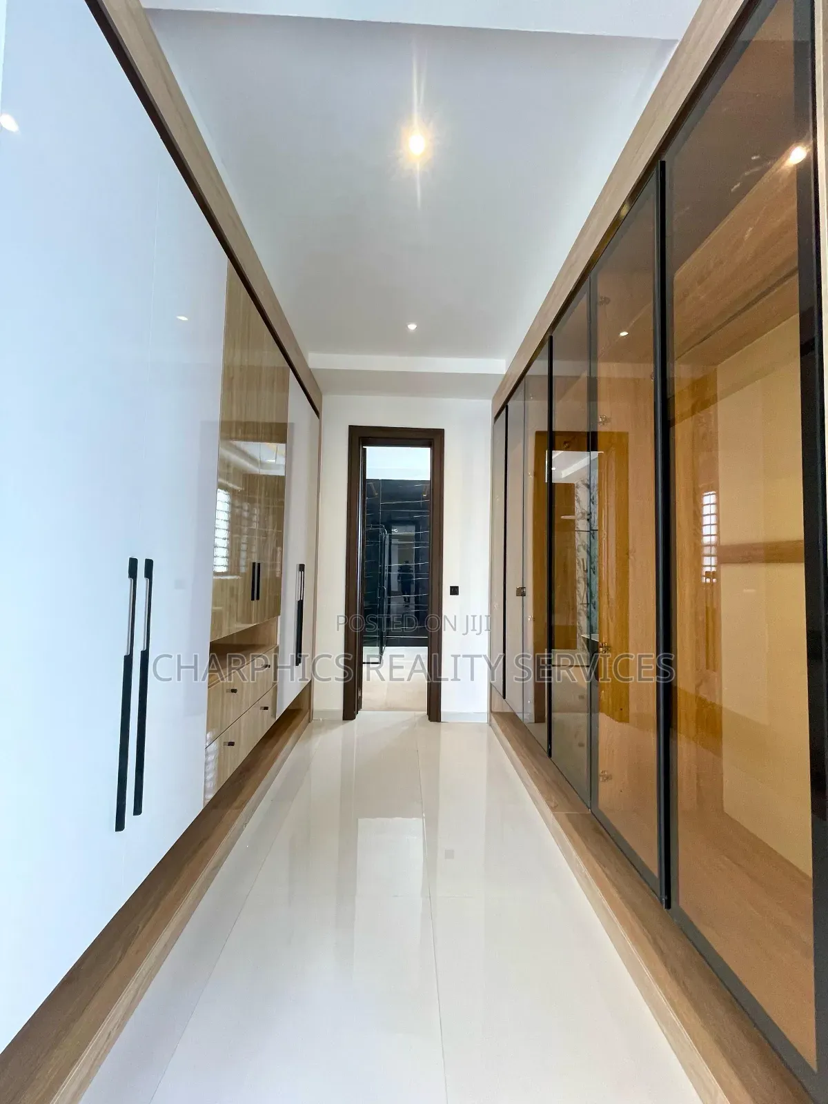 5bdrm Duplex in Lekki for sale