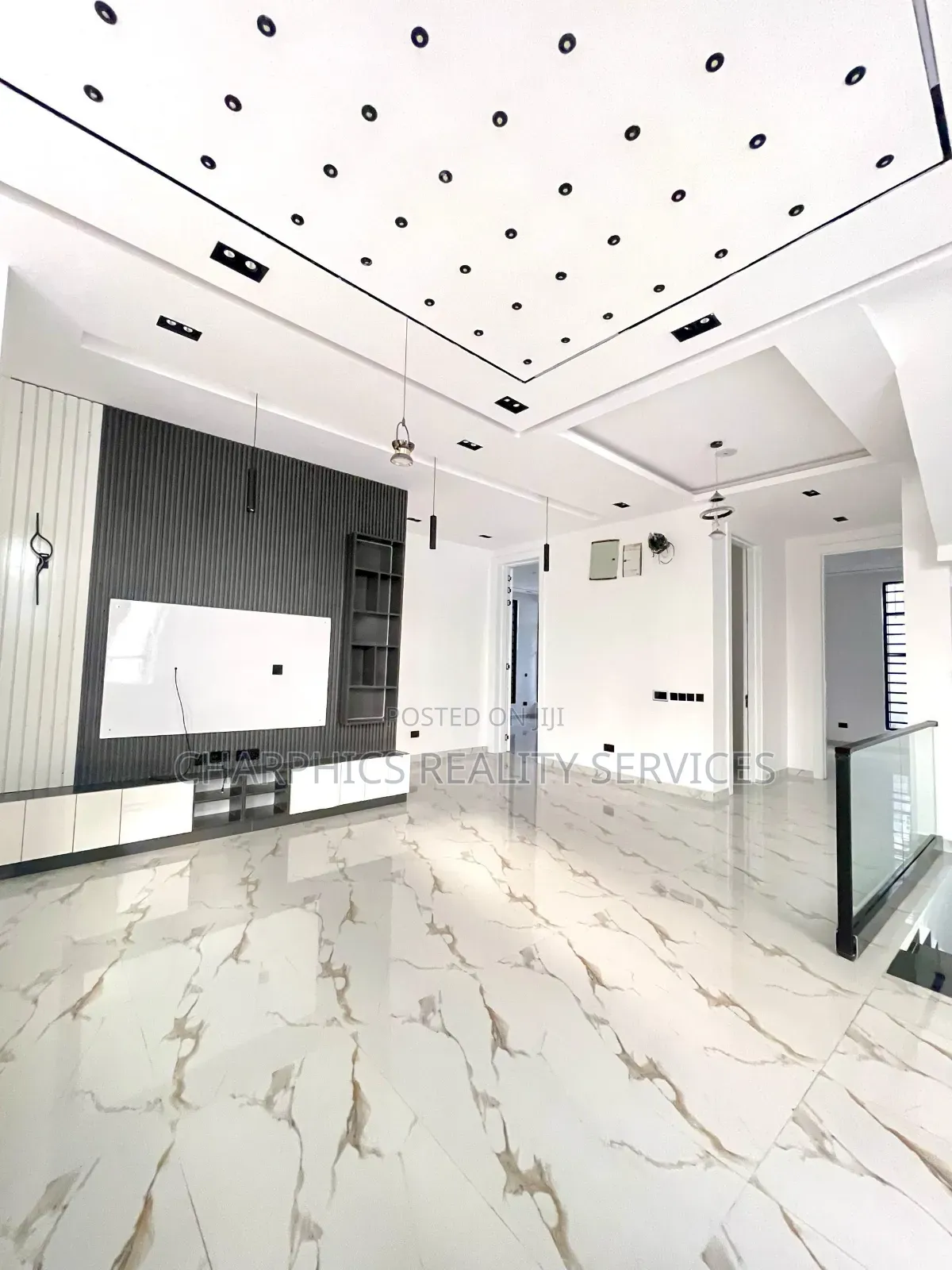 5bdrm Duplex in Osapa london for sale