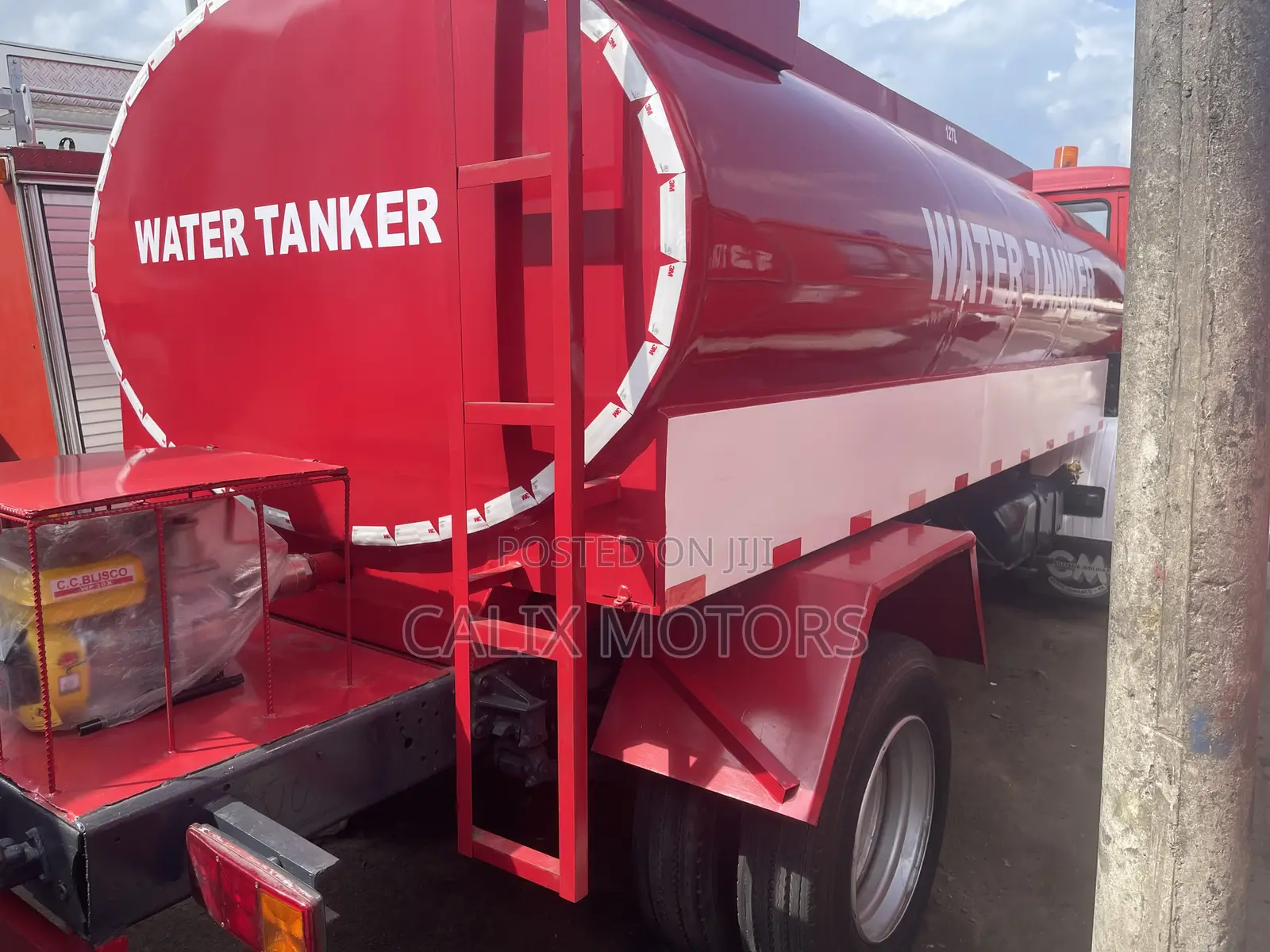 Foreign Used Mercedes Benz Water Tanker 12,000 Liters