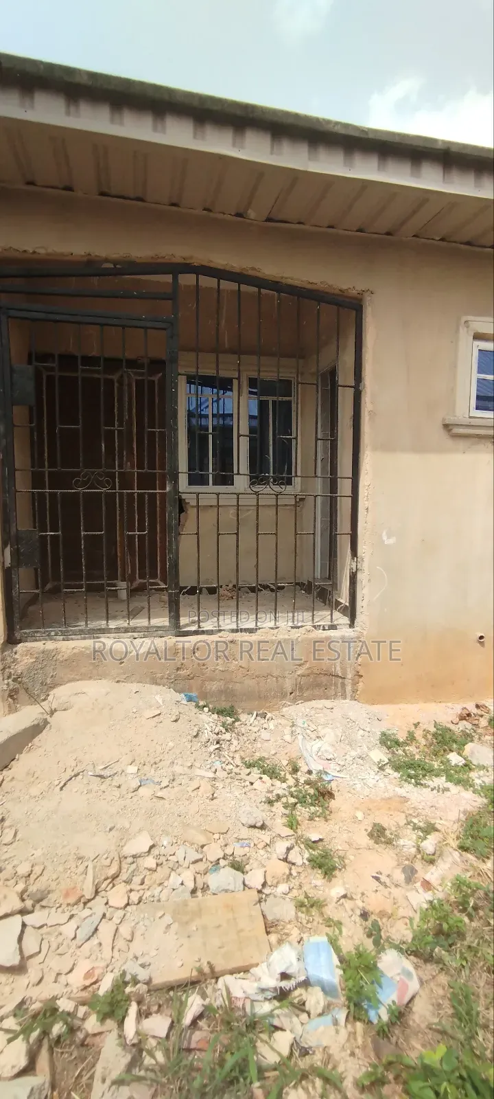 2bdrm Block of Flats in Royaltor Real Estate, Benin City for sale