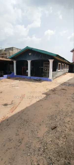 Furnished 7bdrm Bungalow in Royaltor Real Estate, Benin City for sale