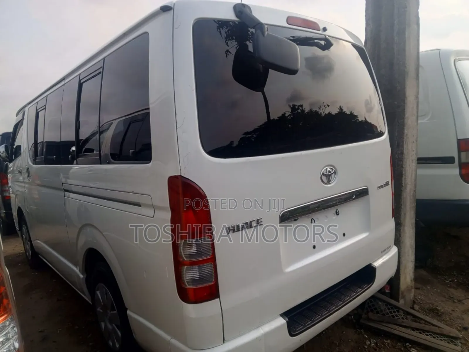 Toyota HiAce 2015 White