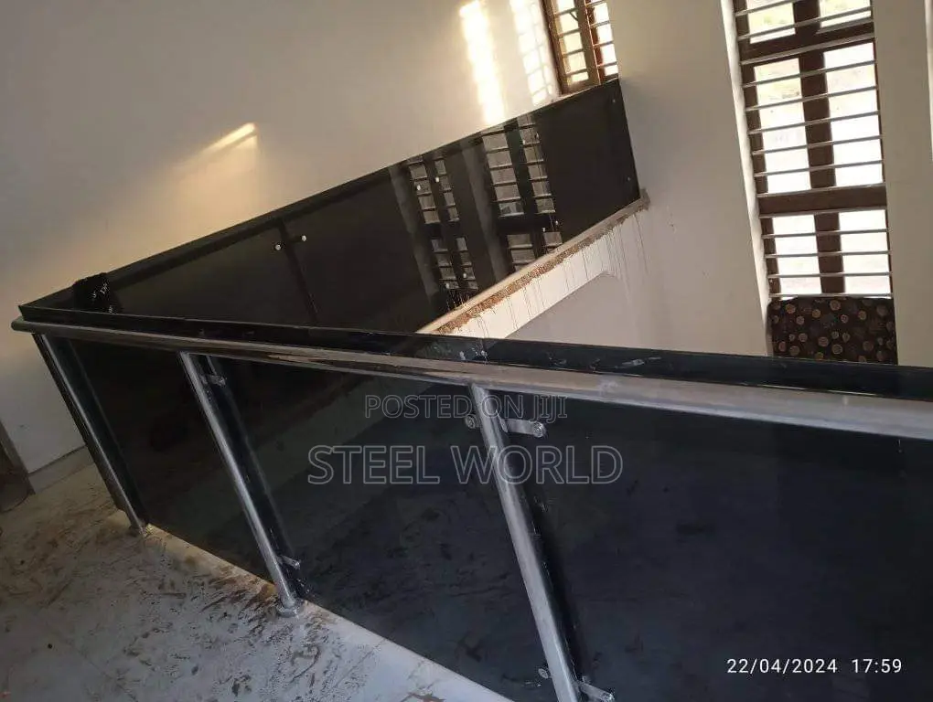 10m Framed Glass