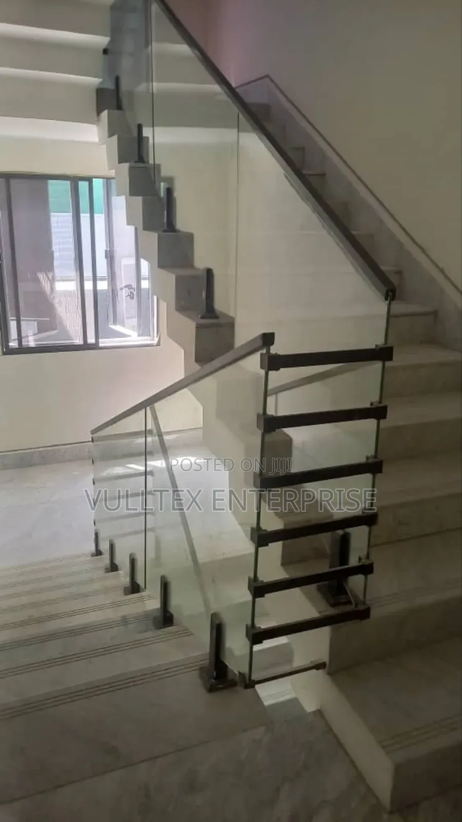 Long Spigot Staircase Railing Framless