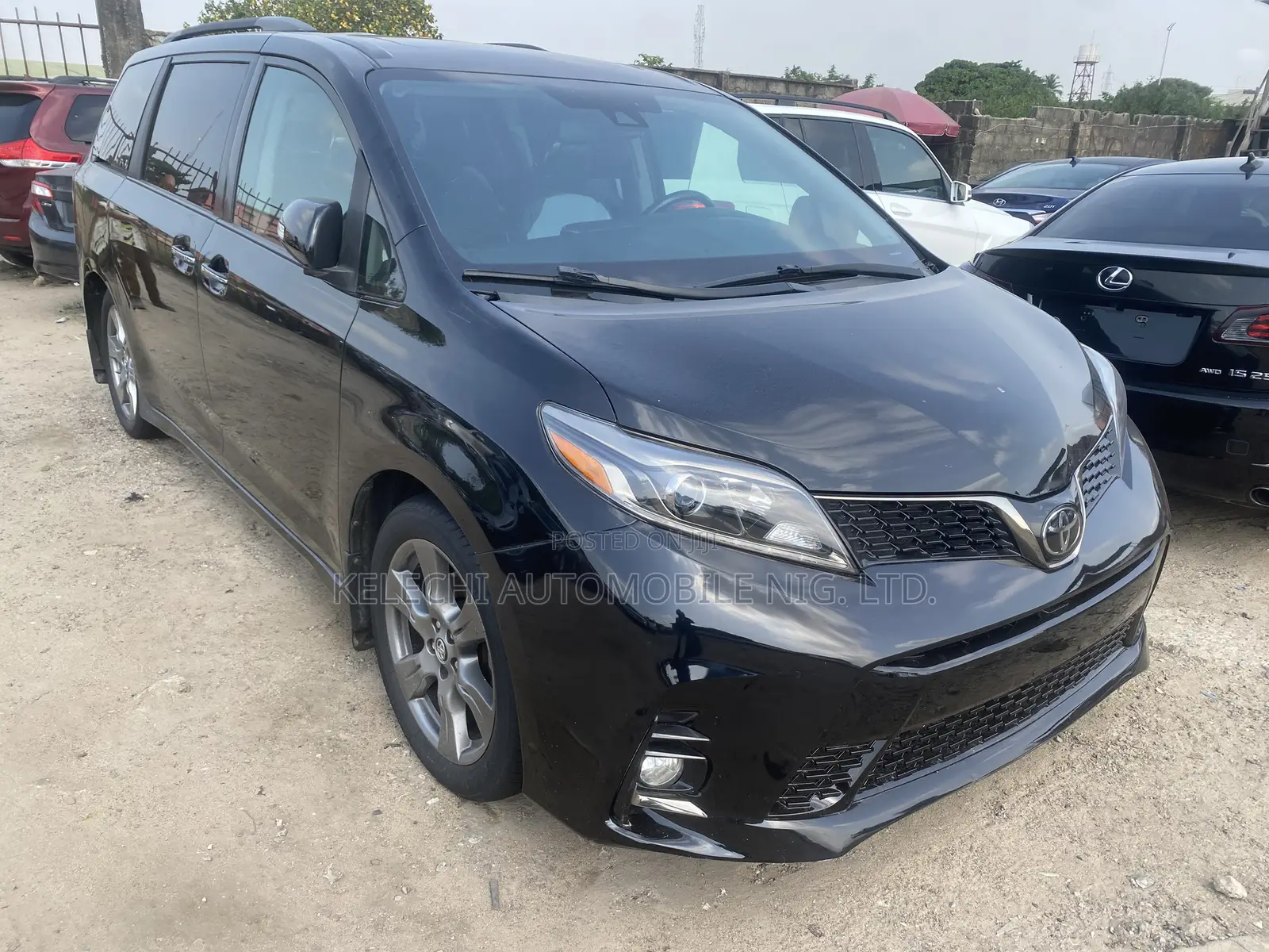Toyota Sienna XLE Premium AWD 2019 Black