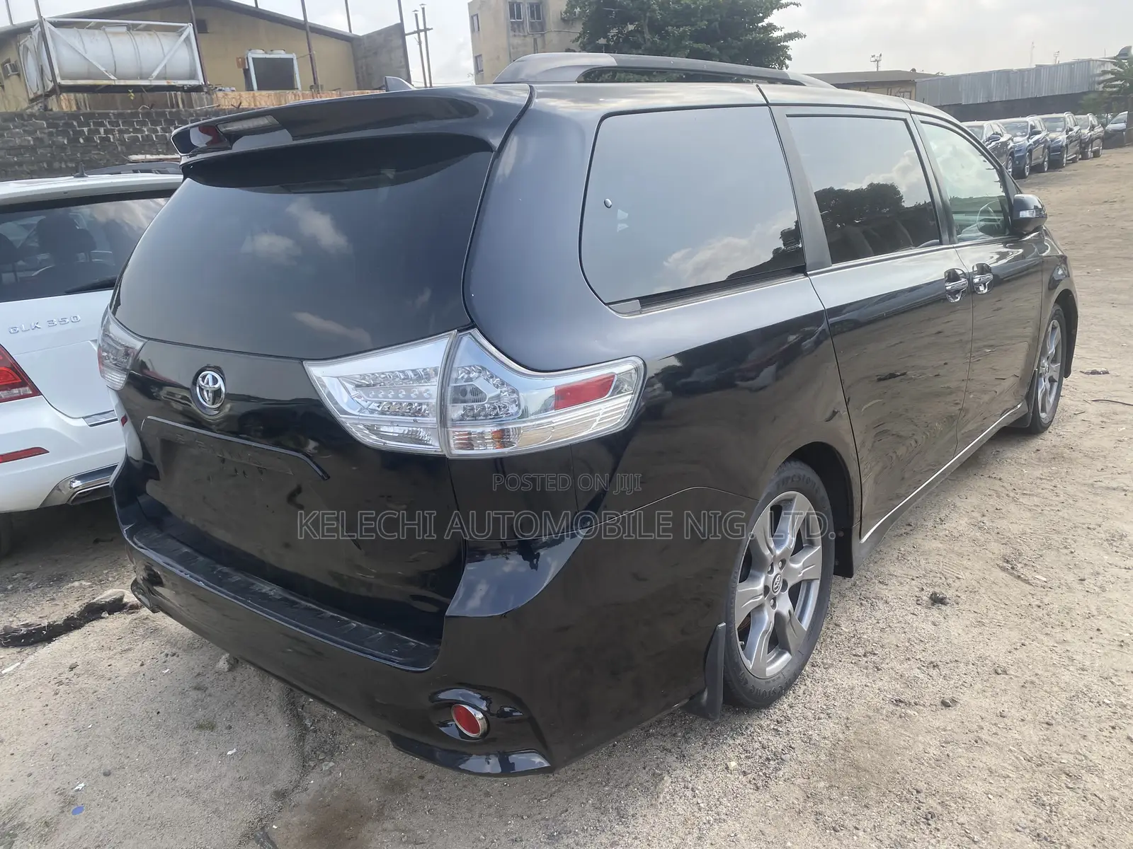 Toyota Sienna XLE Premium AWD 2019 Black