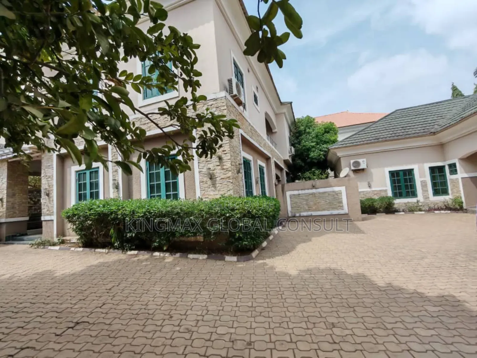 5bdrm Duplex in Mabushi for sale