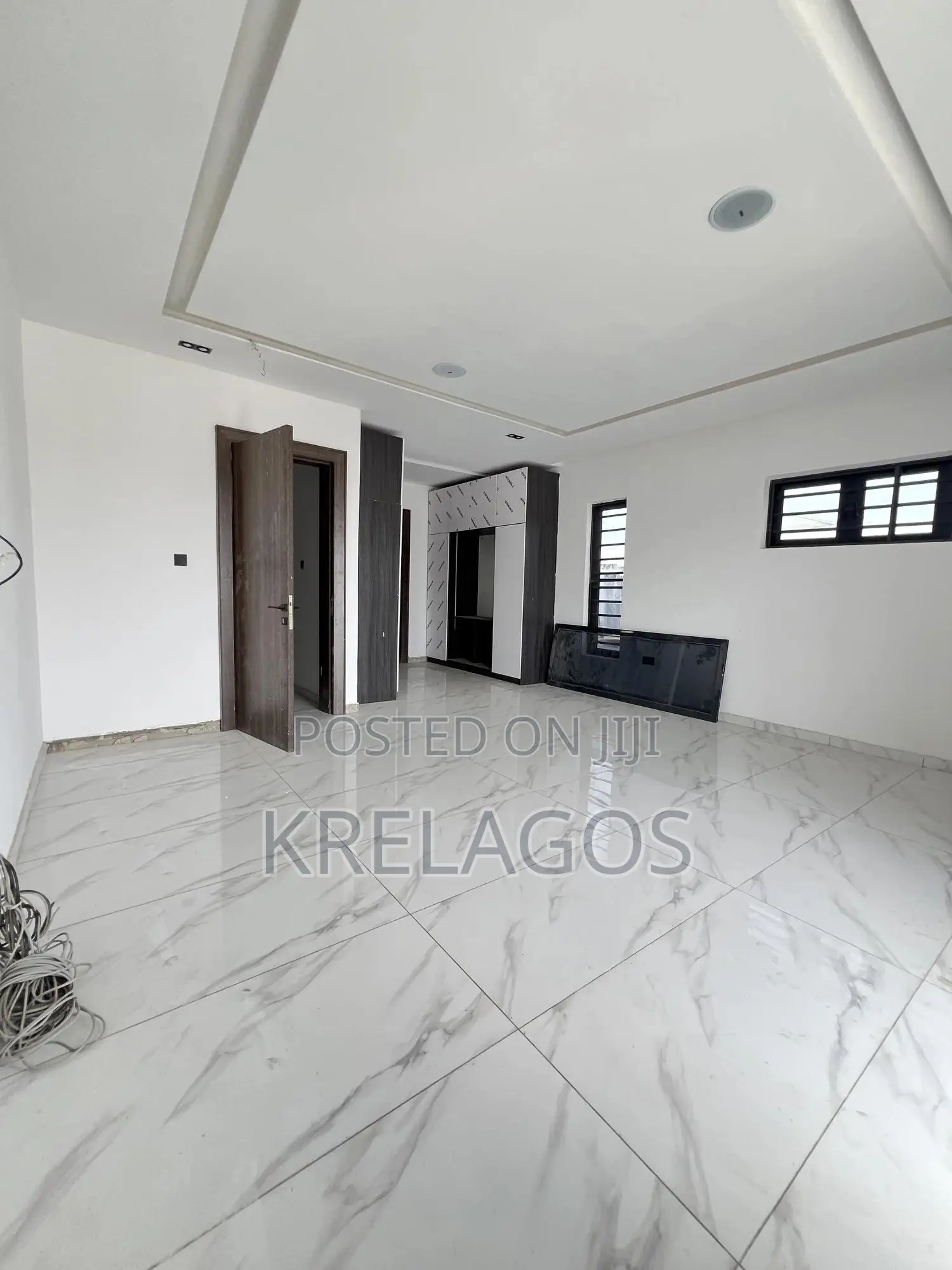 4bdrm Duplex in Idado for sale