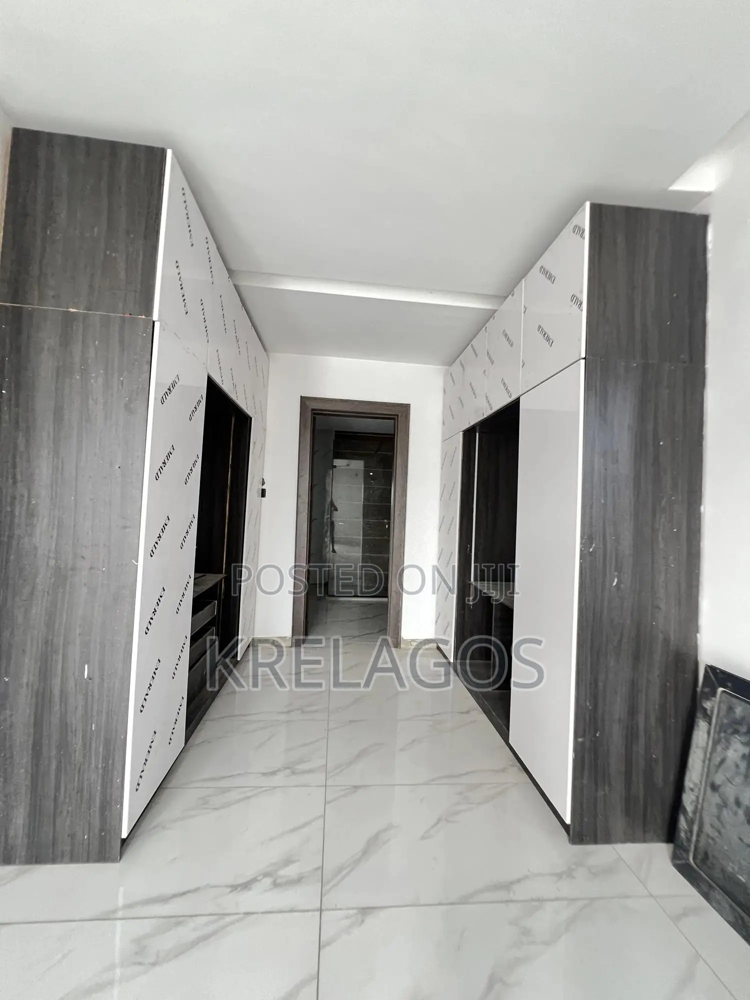 4bdrm Duplex in Idado for sale