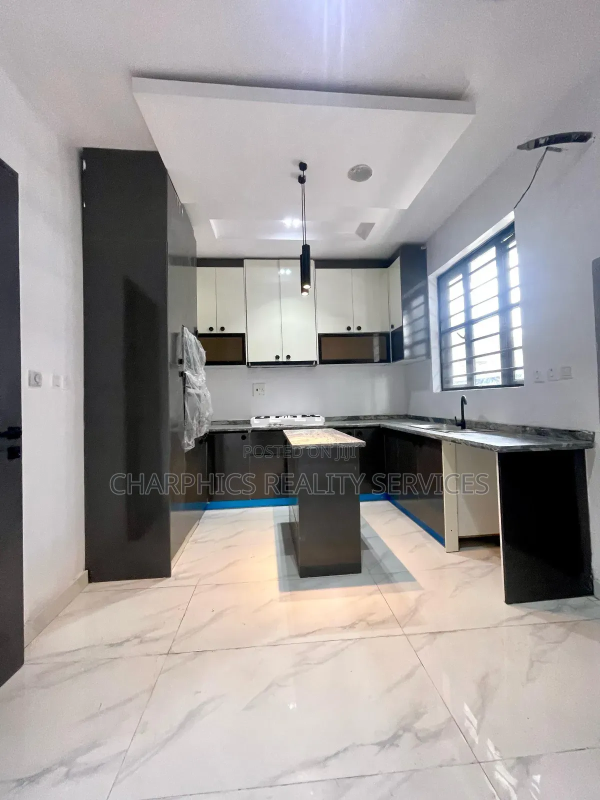 4bdrm Duplex in Agungi for sale