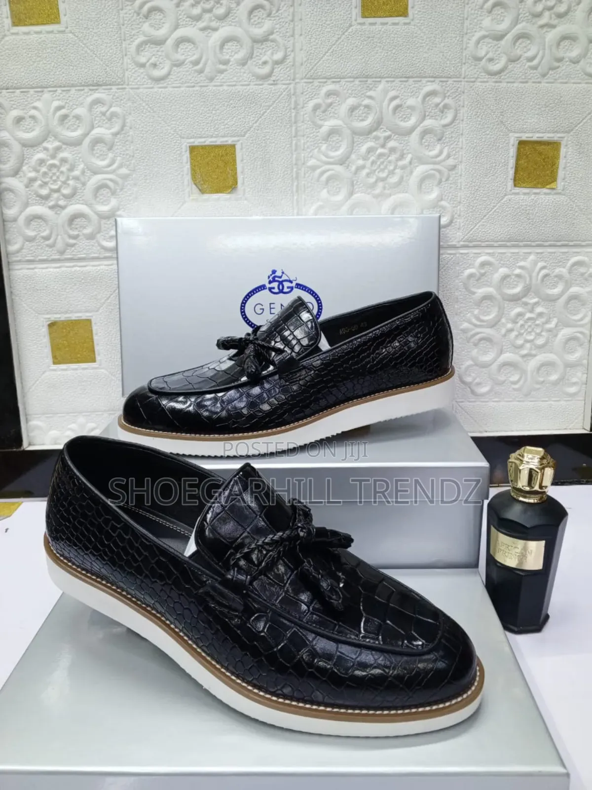 Skin Leather Tassel White Sole Shoes