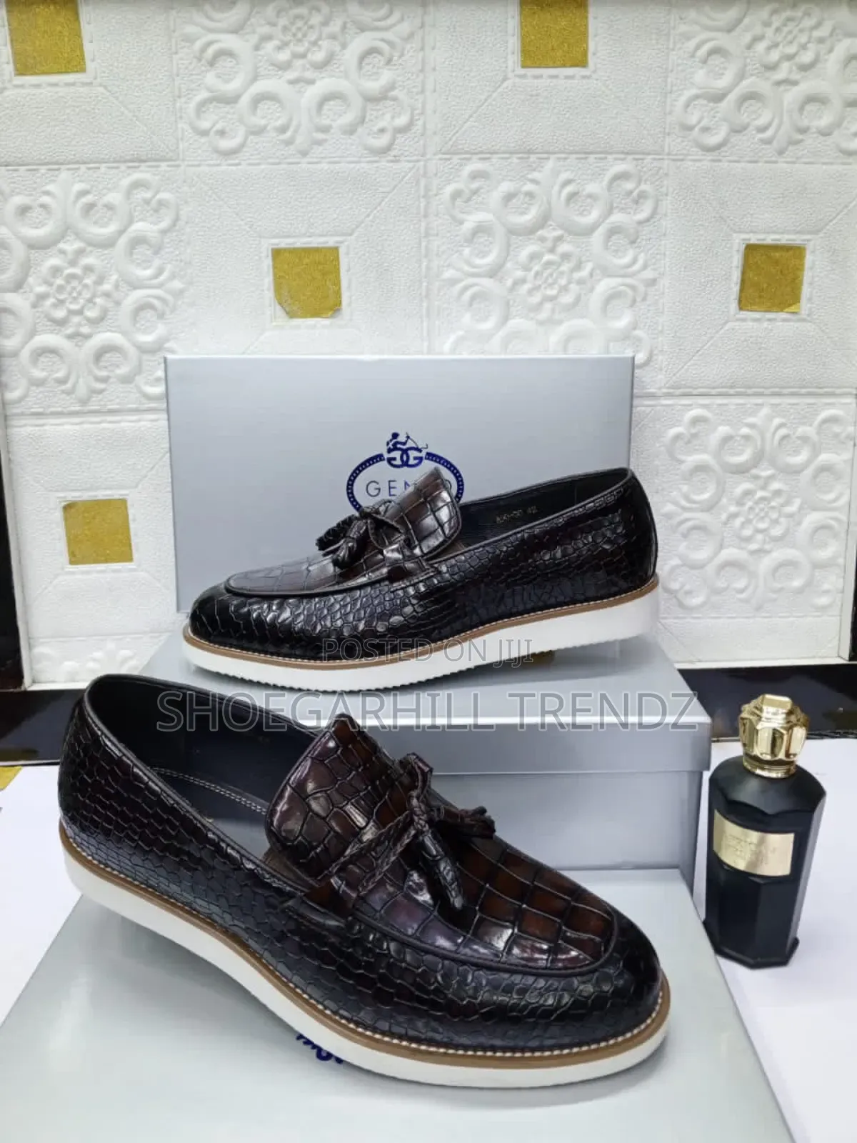 Skin Leather Tassel White Sole Shoes