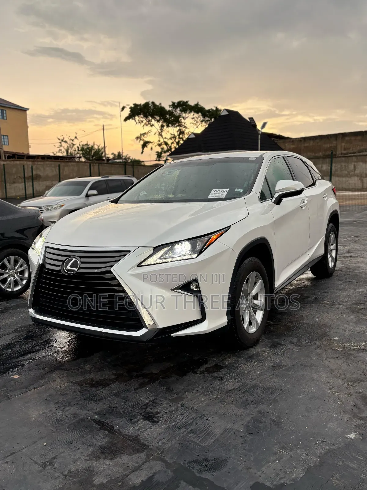 Lexus RX 350 FWD 2017 White