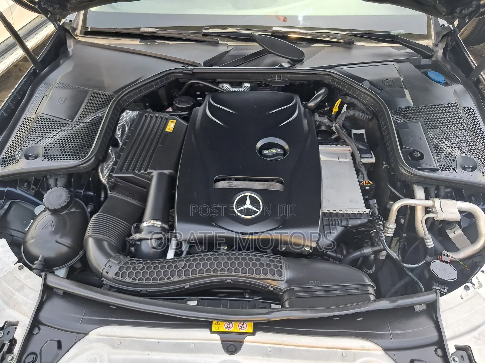 Mercedes-Benz C300 2016 Blue
