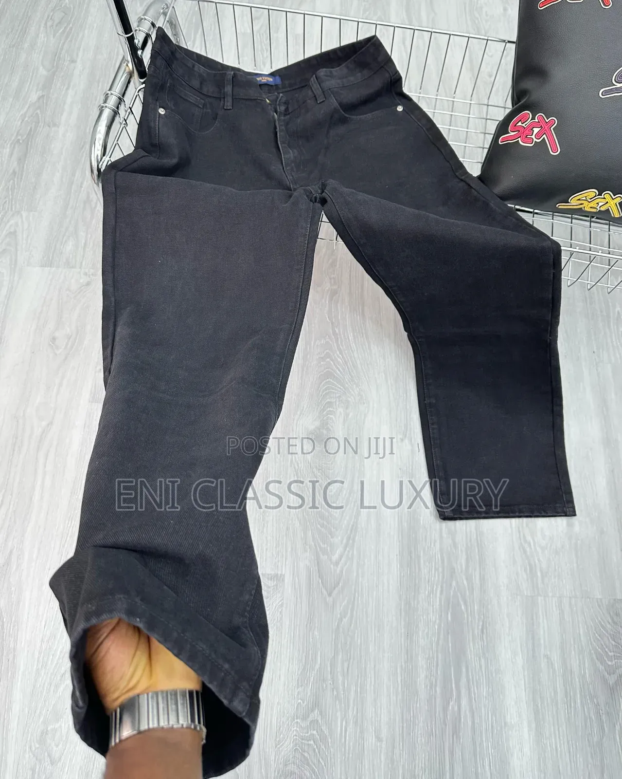 Original Luxury Men's Jeans Louis Vuitton Available In Store