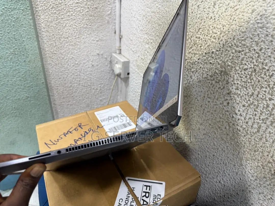 Laptop HP ZBook Studio G5 32GB Intel Core I9 SSD 1T