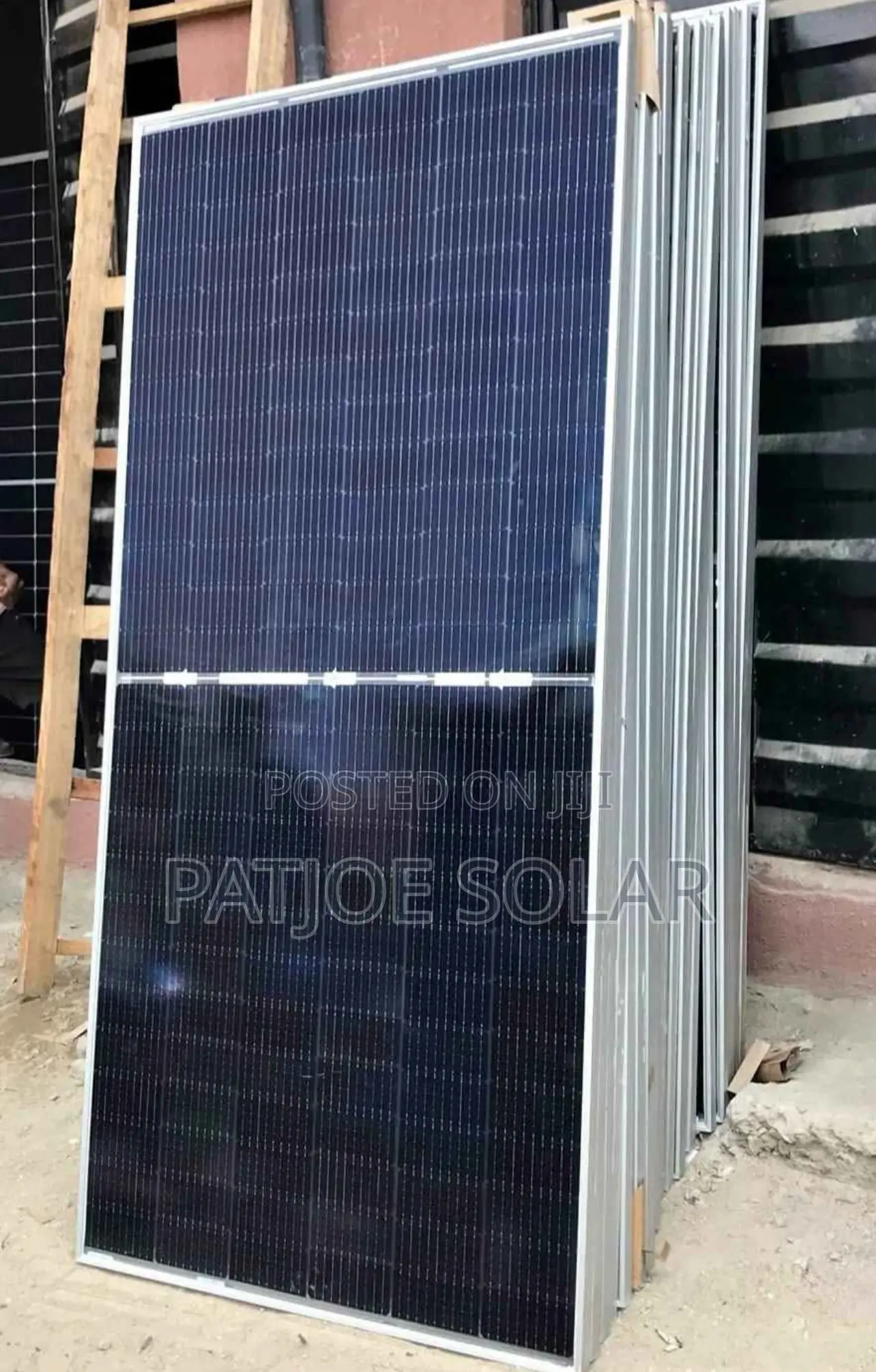 144cells Jinko Solar Panels. 650watts