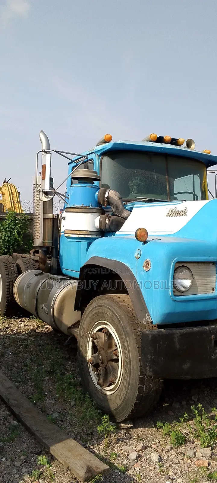 Mack R Model Trailer Head
