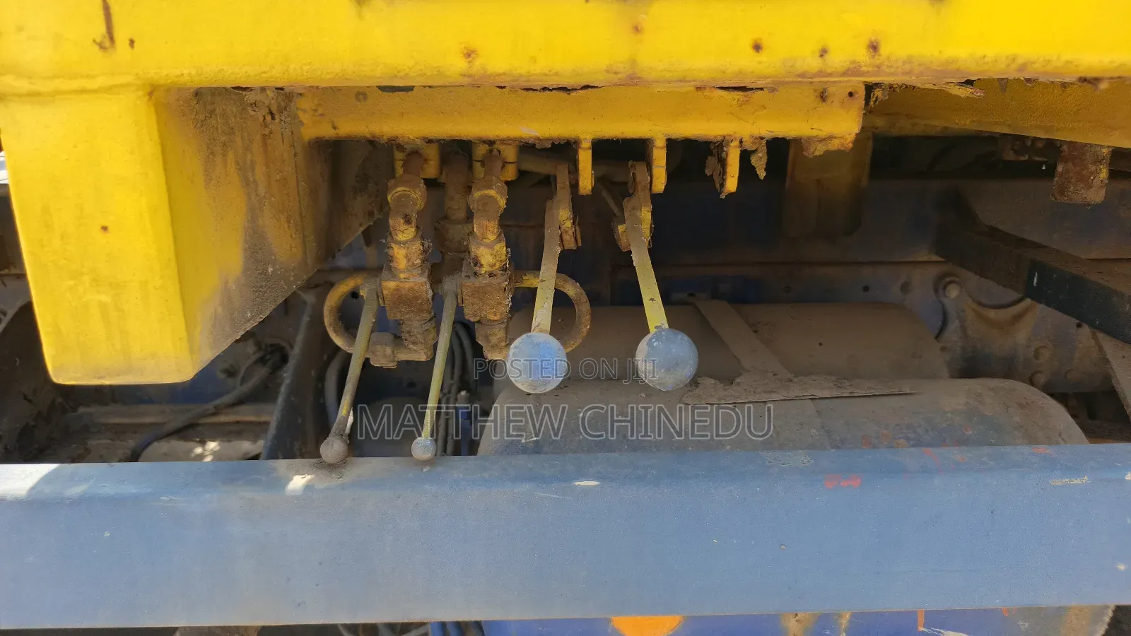 Clean Foreign Used Mercedes Skip Truck 814