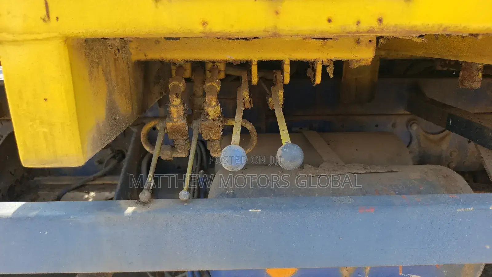 Clean Foreign Used Mercedes Skip Truck 814