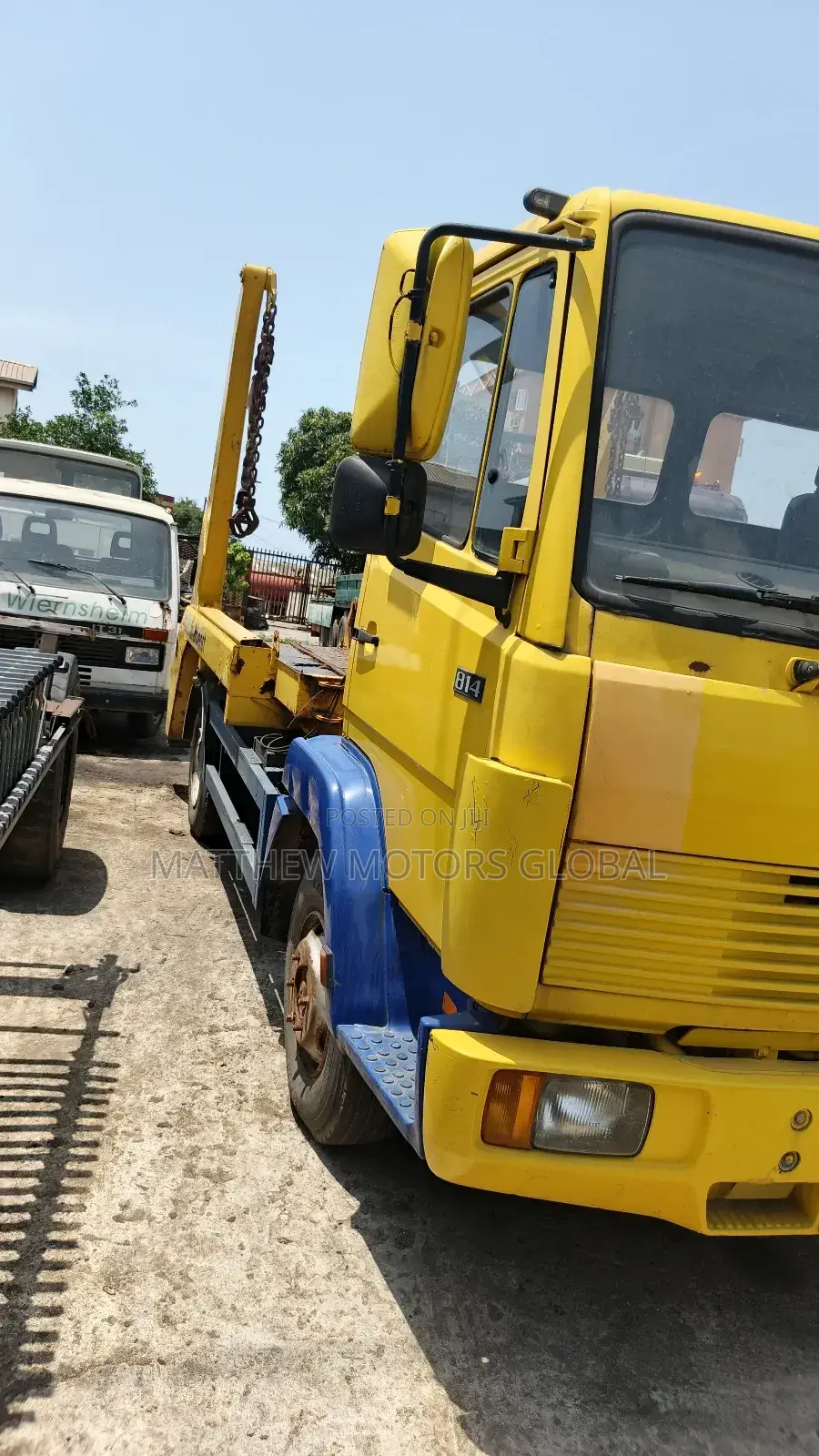 Clean Foreign Used Mercedes Skip Truck 814