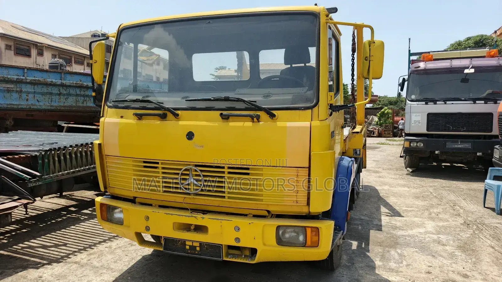 Clean Foreign Used Mercedes Skip Truck 814