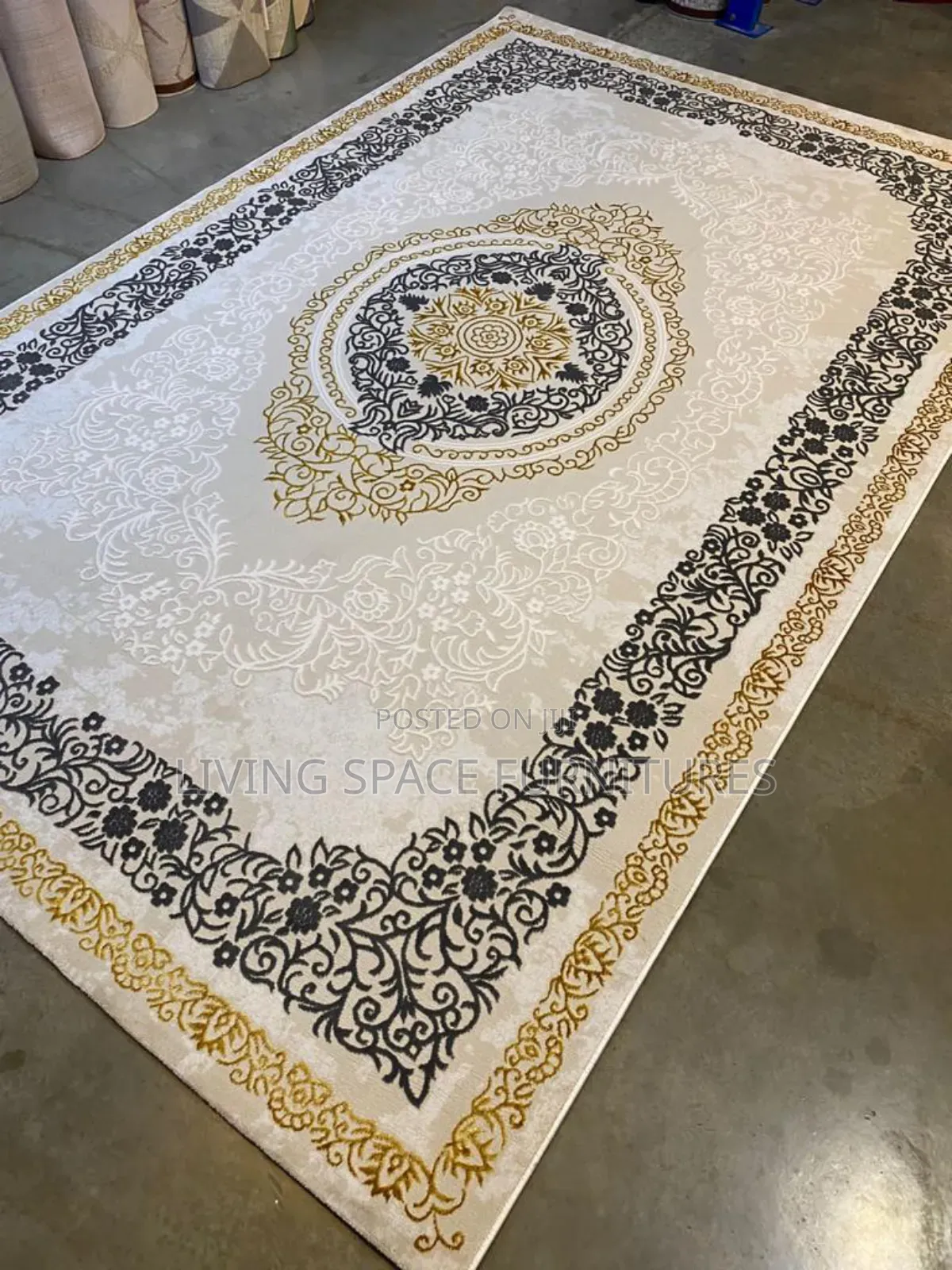 Luxury Turkish Shaggy Centre Rug 5by7 Size