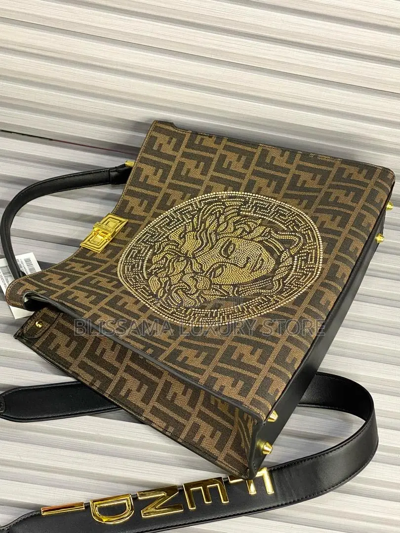 Fendi Luxury Quality Female Hand Bags
