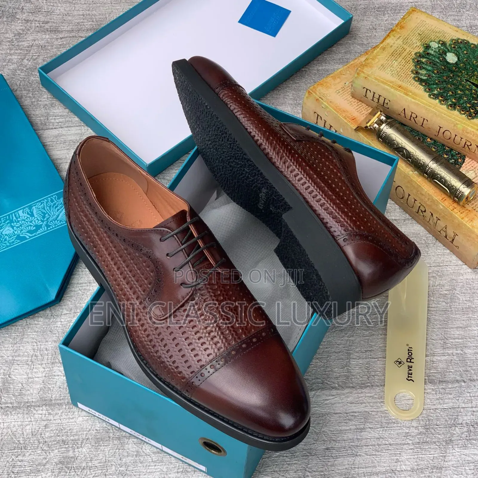 Original Luxury Leather Shoes Clark Available in Store