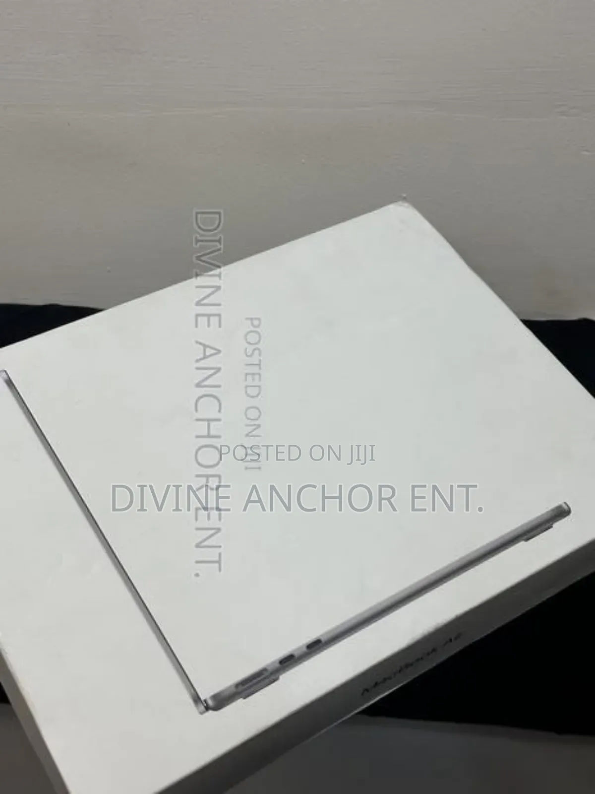 New Laptop Apple MacBook Air 2024 M3 16GB Apple M3 SSD 512GB