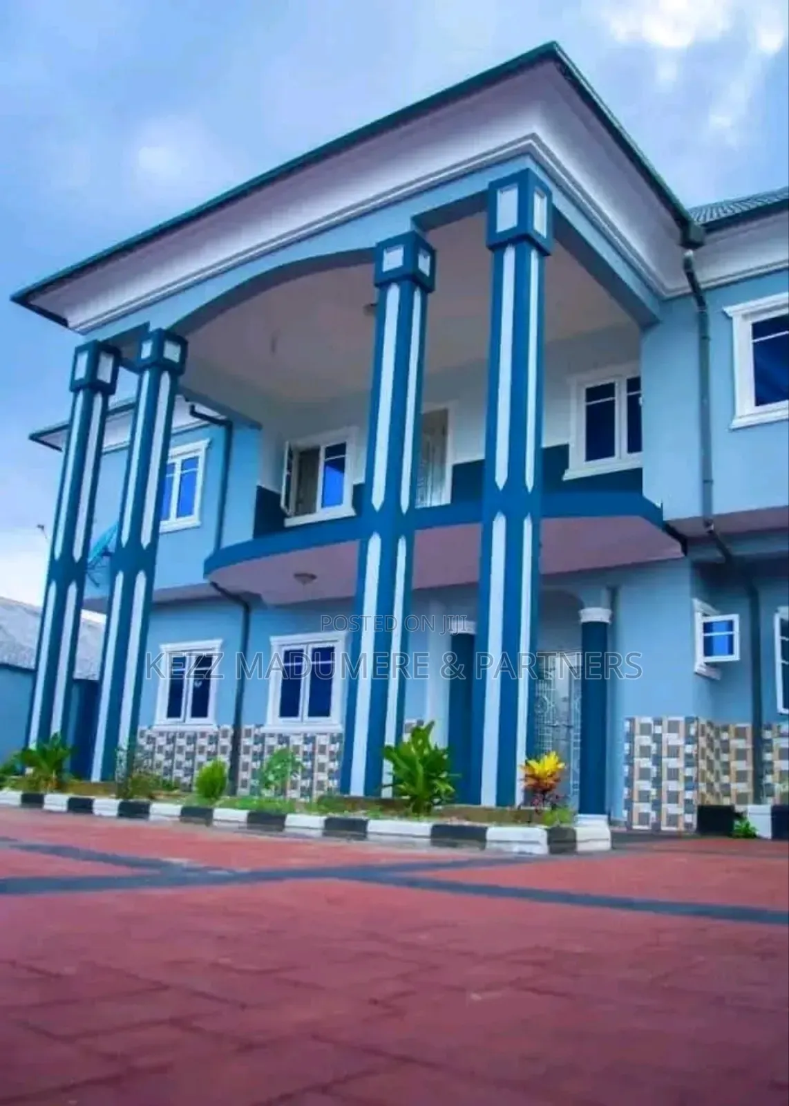 6bdrm Duplex in Off Mbak Road , Uyo for sale