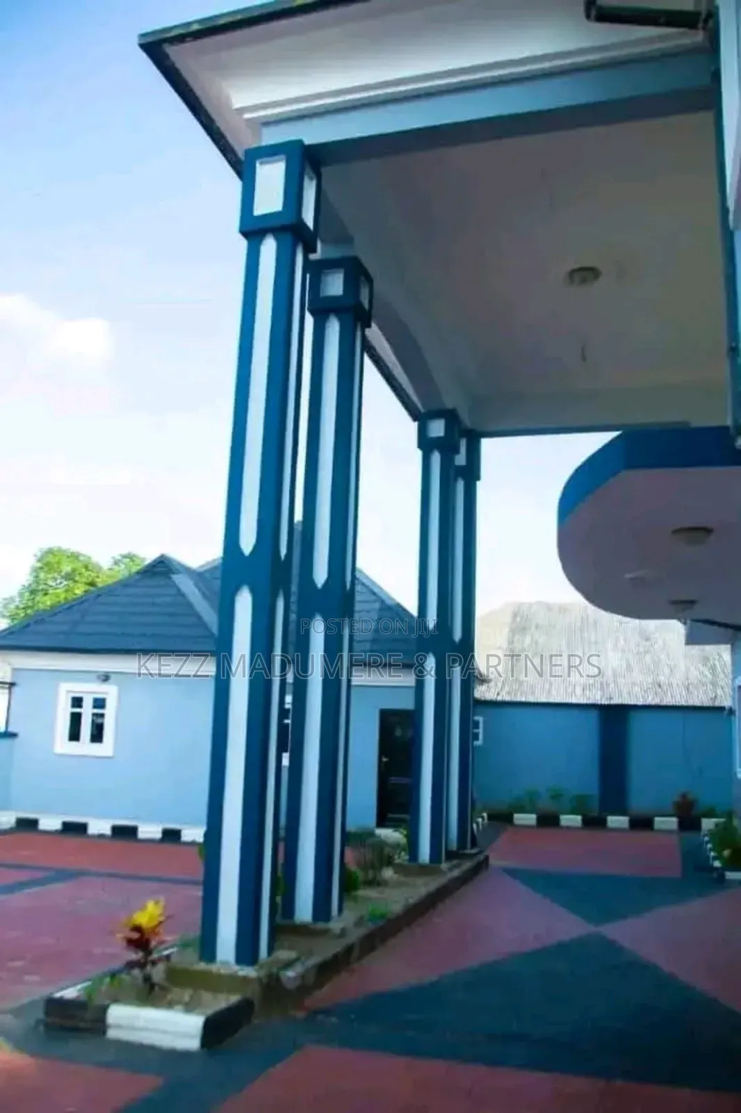 6bdrm Duplex in Off Mbak Road , Uyo for sale