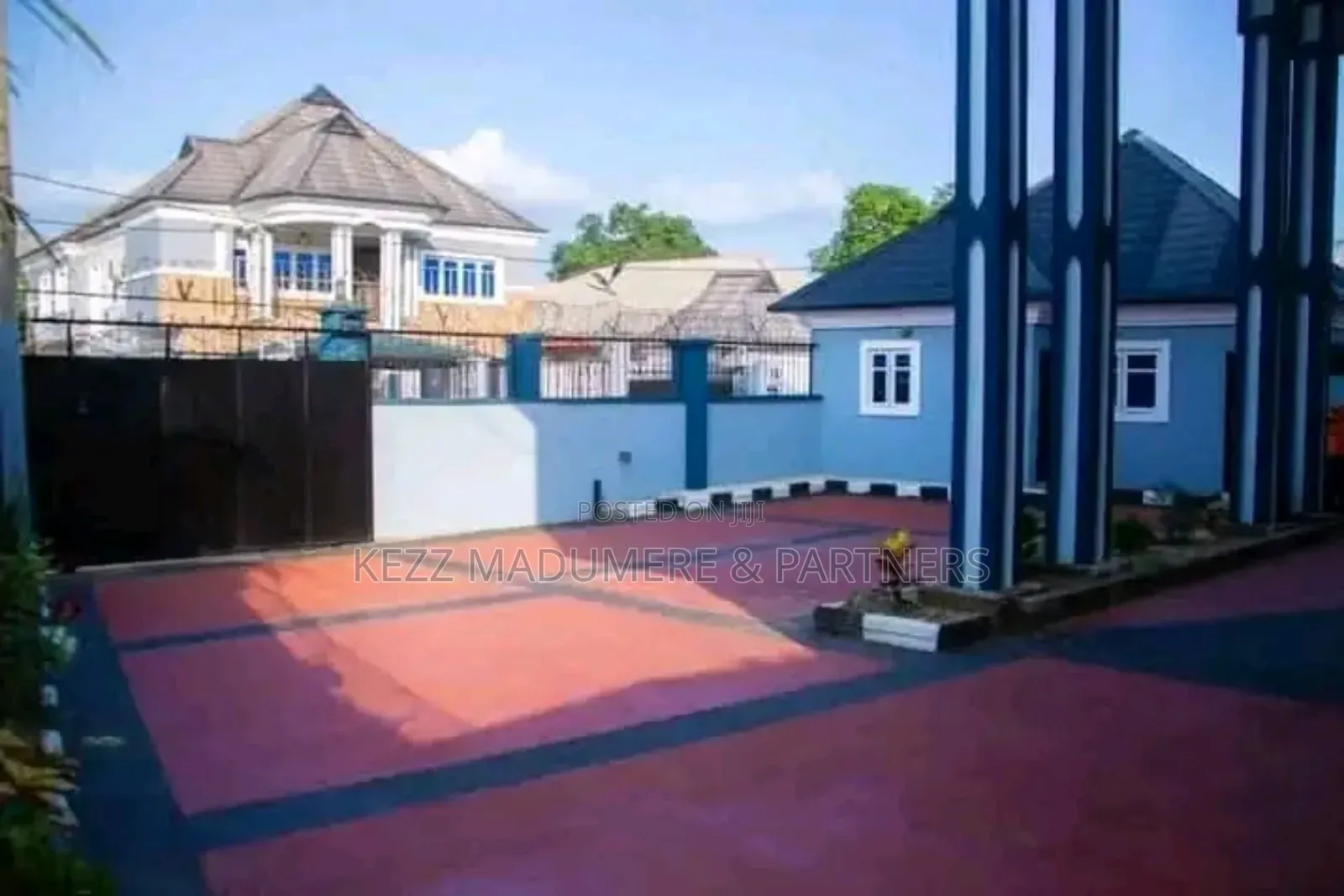 6bdrm Duplex in Off Mbak Road , Uyo for sale