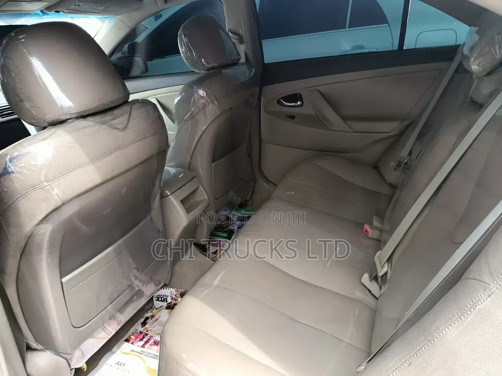 Toyota Camry LE V6 4dr Sedan (3.5L 6cyl 6AM) 2010 Gold