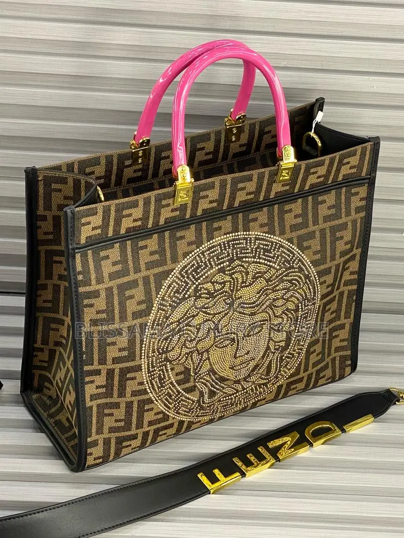 Fendi Luxury Quality Female Hand Bags