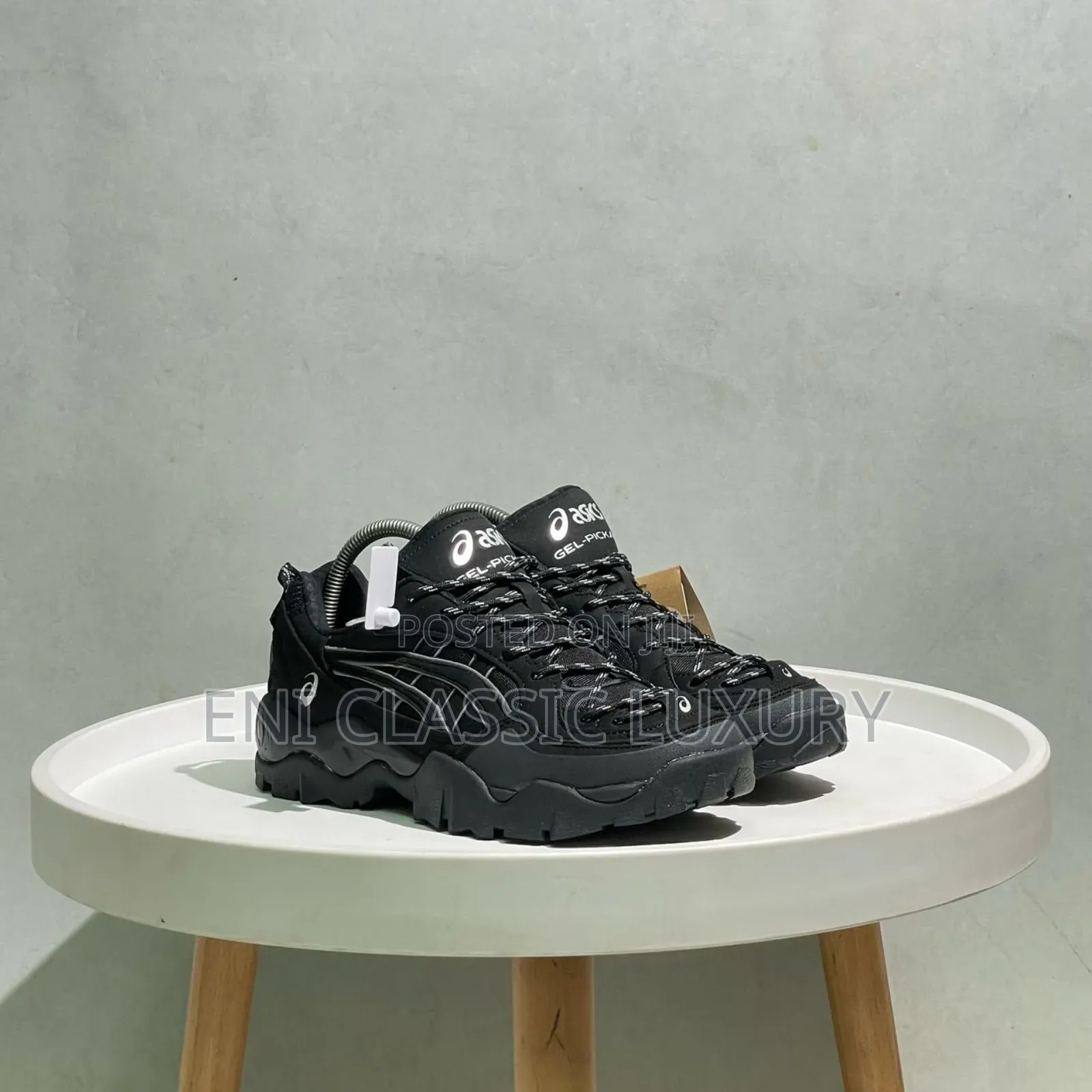 High Quality Luxury Sneakers Asics Available In Store