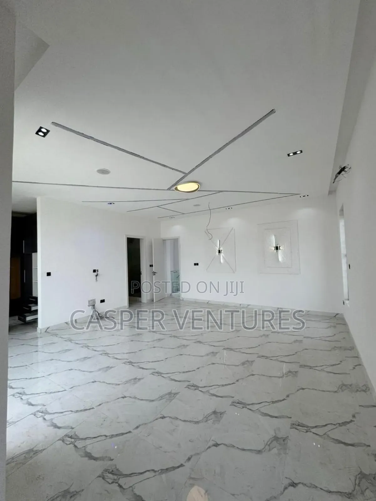 5bdrm Duplex in Villa, Ikota for sale