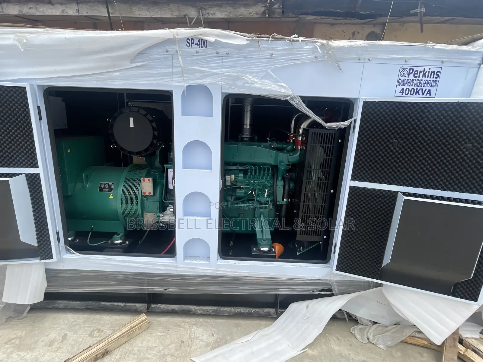 Brilliant England Perkins Soundproof Diesel Generator 400kva