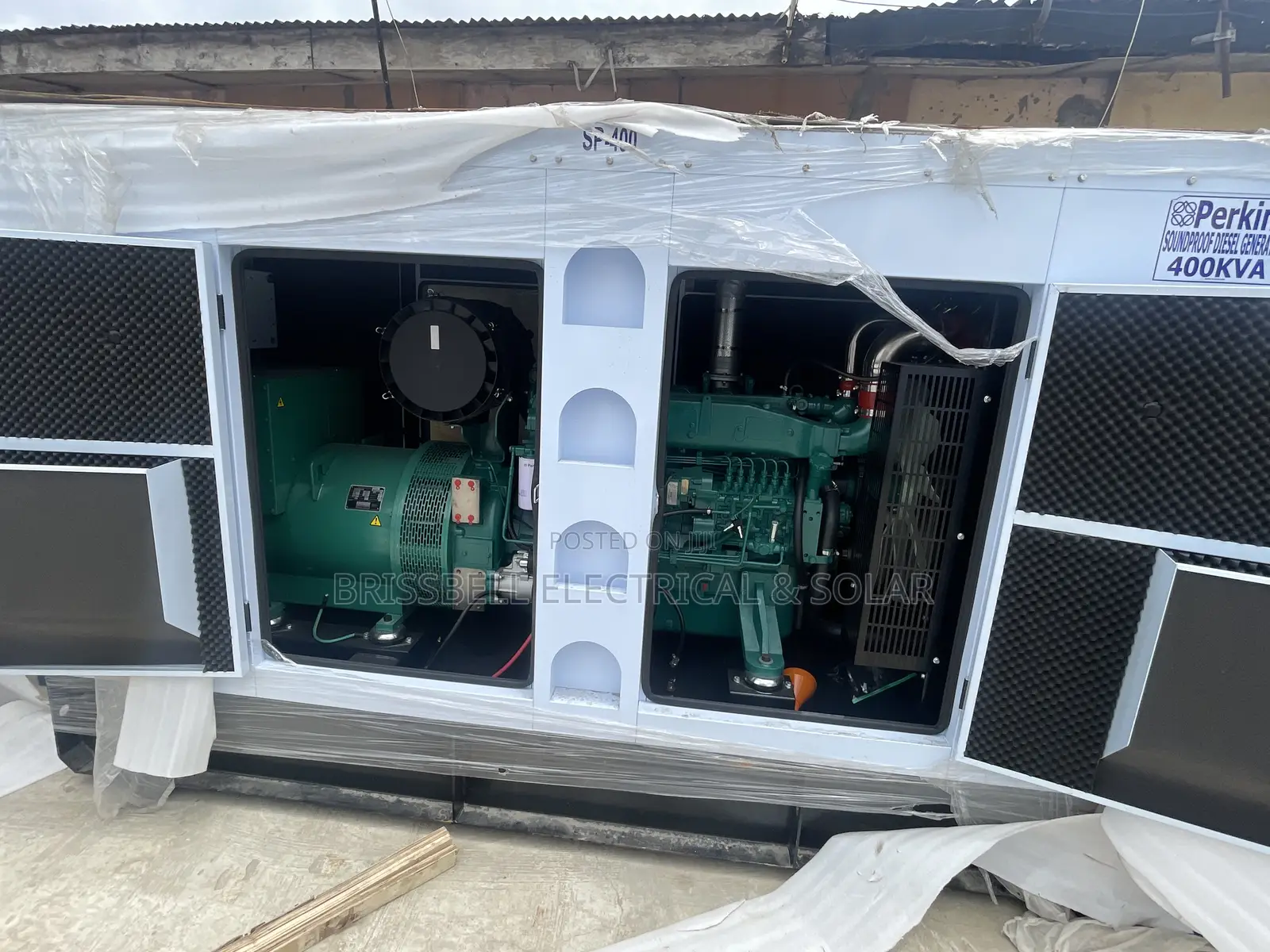 Brilliant England Perkins Soundproof Diesel Generator 400kva