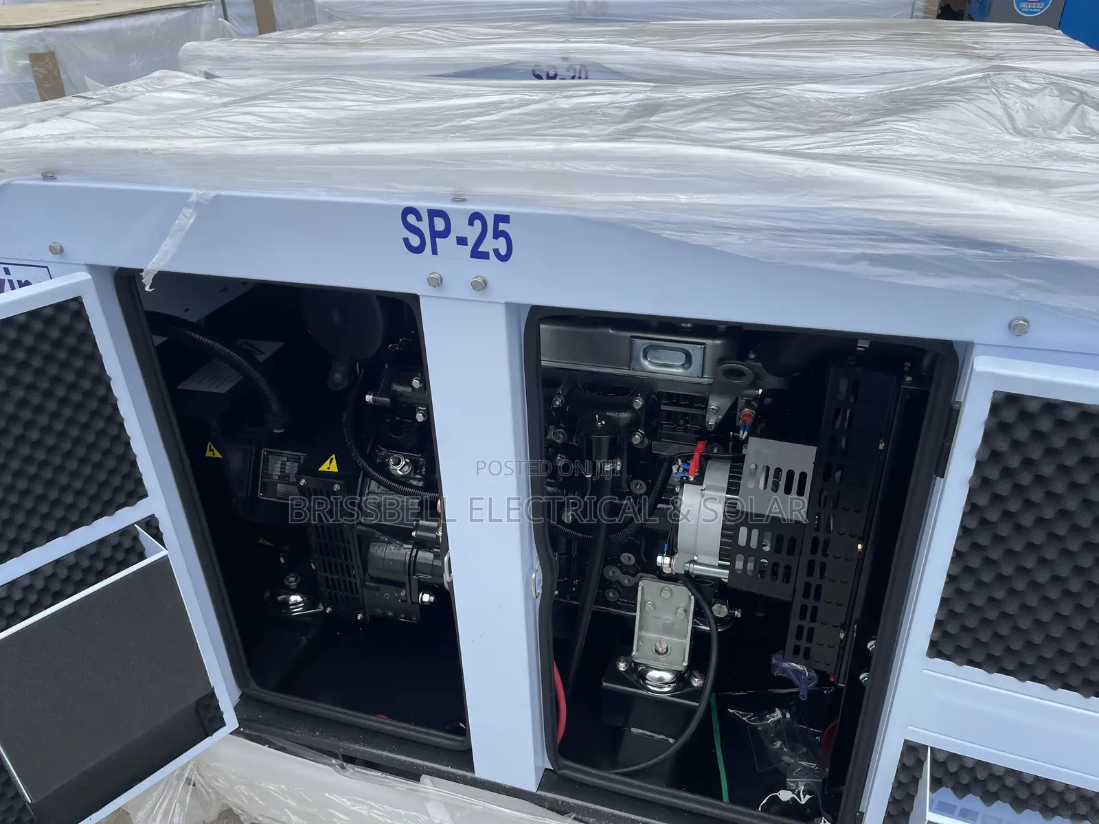 Brilliant England Perkins Soundproof Diesel Generator 25kva