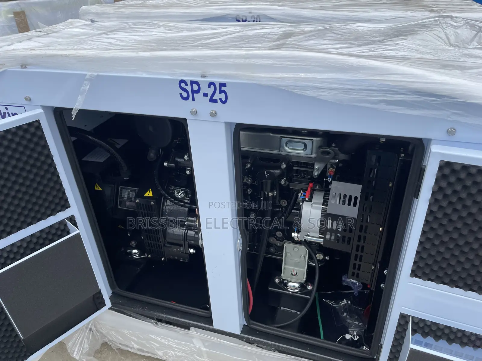 Brilliant England Perkins Soundproof Diesel Generator 25kva